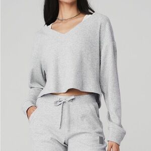 Alo Muse V-Neck Pullover Top in Athletic Heather Grey